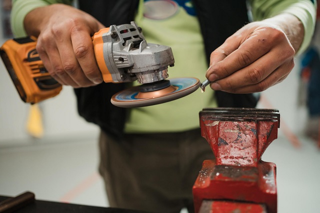 Guide d'achat des meuleuses pour vos bricolages